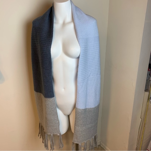 Vince Camuto One Size 12x72” Wrap Wool Blend Scarf - Picture 1 of 11